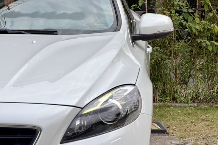 Used Volvo V40 2016 T4 Smart Luxury Edition