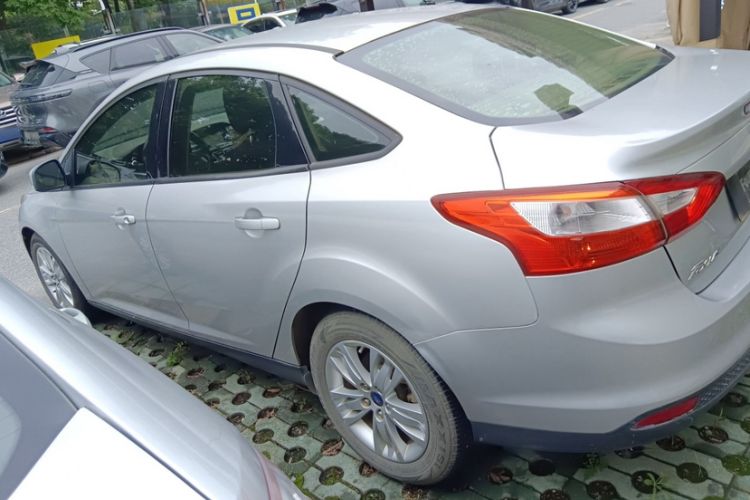 Used Ford Focus 2012 Sedan 1.6L Automatic Comfort Model