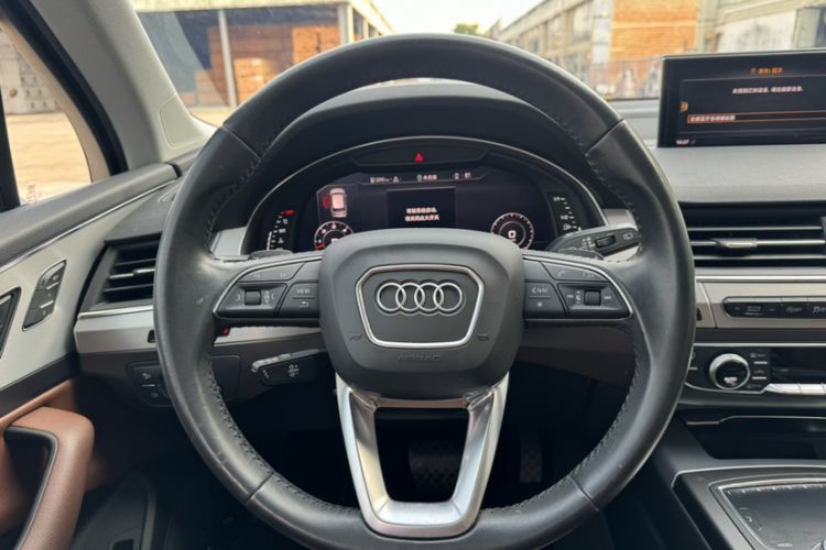 Used Audi Q7 2019 45 TFSI Comfort Model