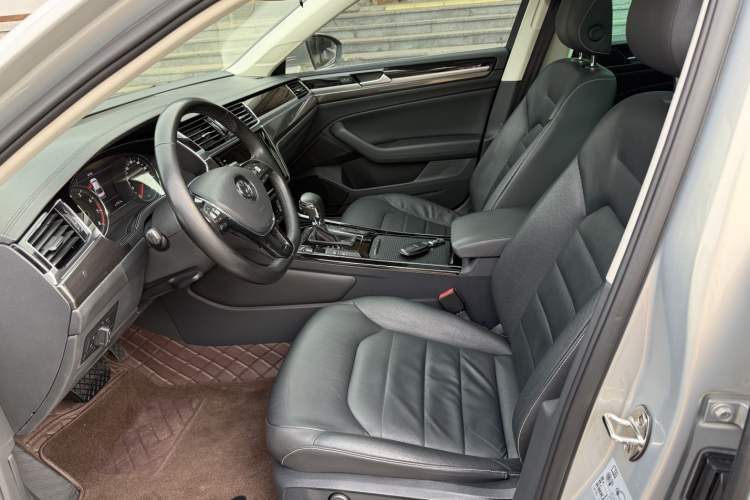 Used Volkswagen Phideon 2018 Revised Version 380TSI Two-Wheel Drive Business Edition