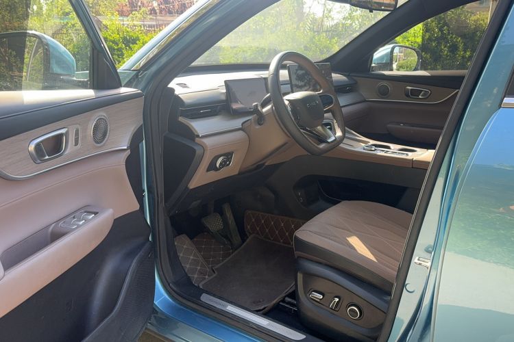 Used Chery Tiggo 8 PLUS C-DM 2025 1.5T 116 km Prestige Version 5 Seats
