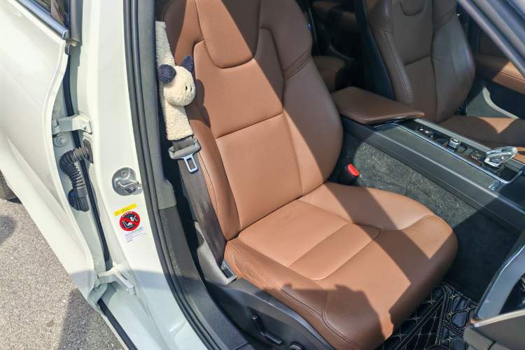 Used Volvo S60 2024 B4 Zhiyi Luxury Edition