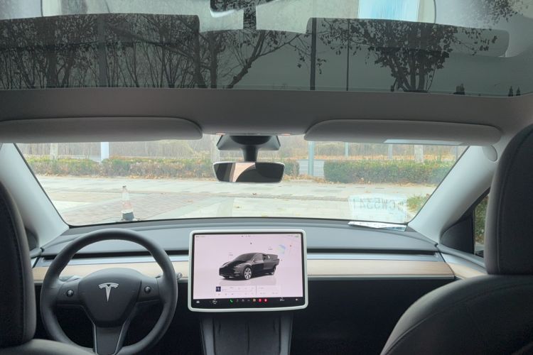 Used Tesla Model Y 2023 Rear-Wheel-Drive Version