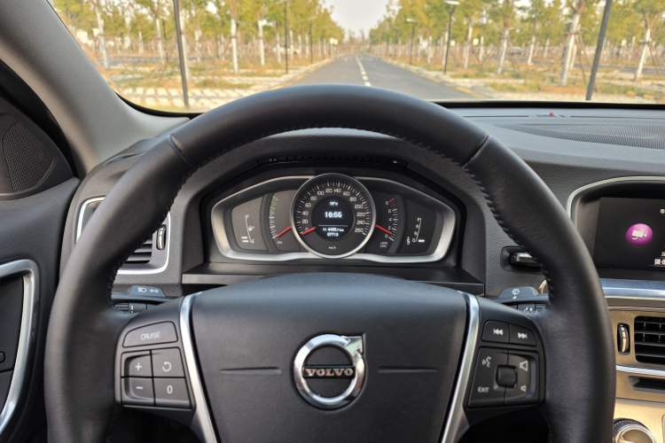 Used Volvo S60 2018 S60L T3 Smart Progress Edition
