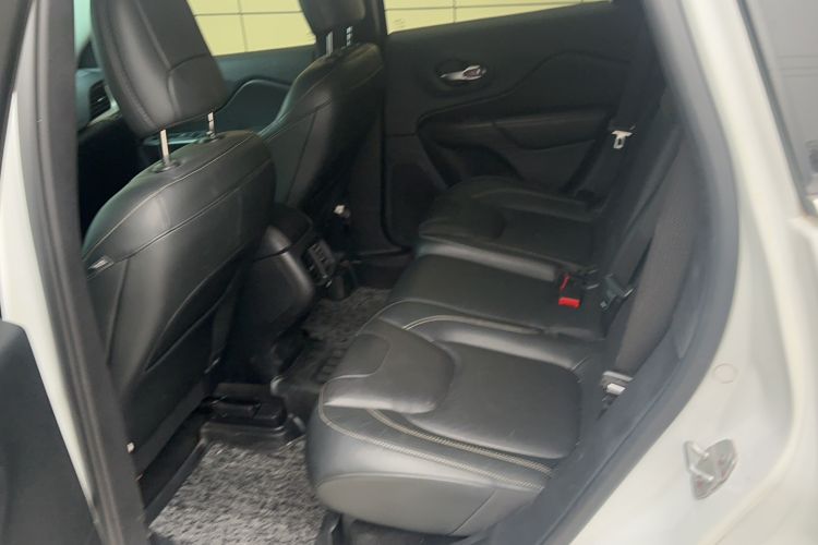 Used Jeep Cherokee 2017 2.0L Superior Edition