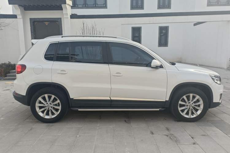 Used Volkswagen Tiguan L 2017 300TSI Automatic Two-Wheel Drive Silk Road Luxury Edition
