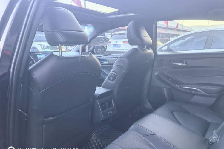 Used Toyota Avalon 2022 2.0L Luxury Edition