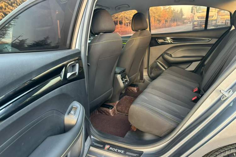 Used Roewe i5 2021 1.5L Manual Platinum Edition
