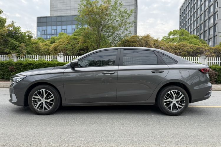 Used Geely Auto Emgrand 2025 4th Generation 1.5L Manual – Dragon Edition