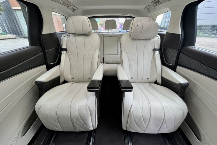 Used Denza D9 2024 DM-i 1050 Luxury Model