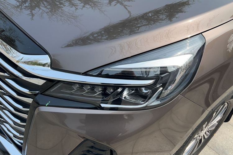 Used Buick GL8 2023 Land Executive Class Comfort Model