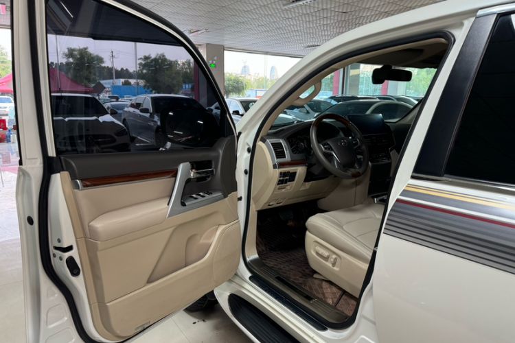 Used Toyota Land Cruiser 