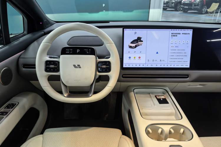 Used Li Auto i6 2025 Model Two-Wheel-Drive Standard Type
