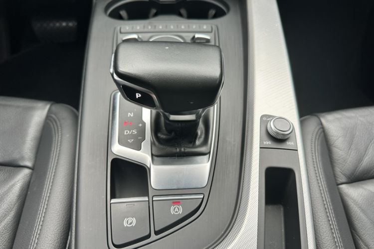 Used Audi A5 2019 Sportback 40 TFSI Fashion Model Gear Lever