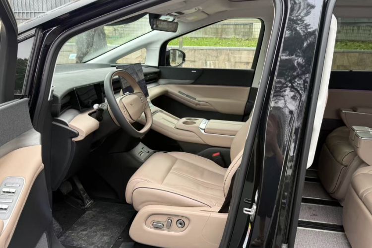 Used XPeng X9 2024 702 Ultra-Long Range Pro