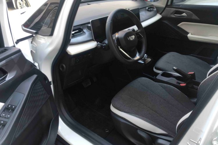 Used Geometry E Firefly 2024 301km Flowing Light