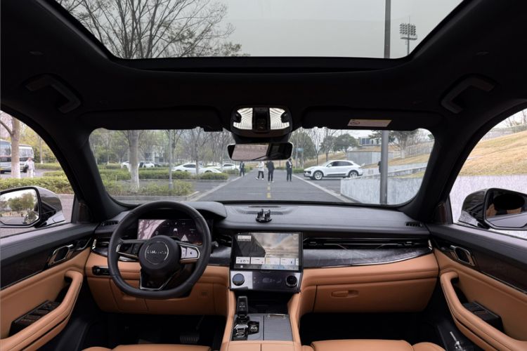 Used Lynk & Co 09 EM-P 2021 2.0T PHEV Ultra Six-Seater Interior 3