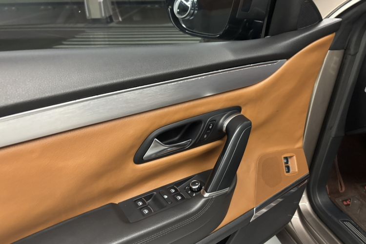 Used Volkswagen FAW-Volkswagen CC 2013 2.0 TSI Ultimate Model Interior 8