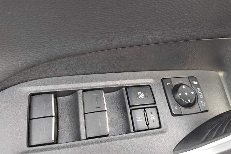 Used Toyota Wildlander 2023 2.0L CVT Two-Wheel Drive Luxury PLUS Edition
