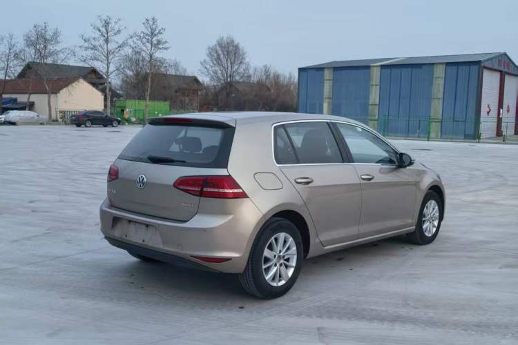 Used Volkswagen Golf 2016 1.6L Automatic Fashion Model