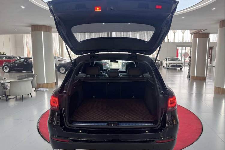 Used Mercedes-Benz GLC 2022 Refreshed GLC 260 L 4MATIC Dynamic Edition Interior 5