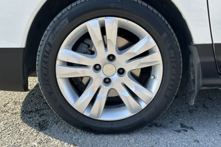 Used Peugeot 3008 2015 1.6THP Automatic Trend Edition
