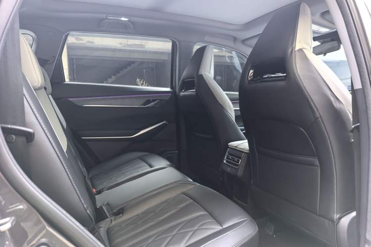 Used CHANGAN CS75 PLUS 2024 3rd Generation Champion Edition 1.5T Intelligent Drive Dynamic Model
