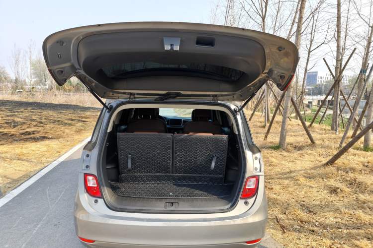 Used Buick GL6 2019 18T 6-Seater Connected Luxury Version China VI Standard