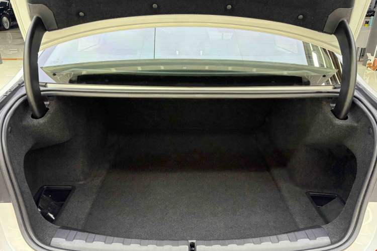 Used BMW 3 Series 2020 Restyled 325Li M Sport Package Interior 7