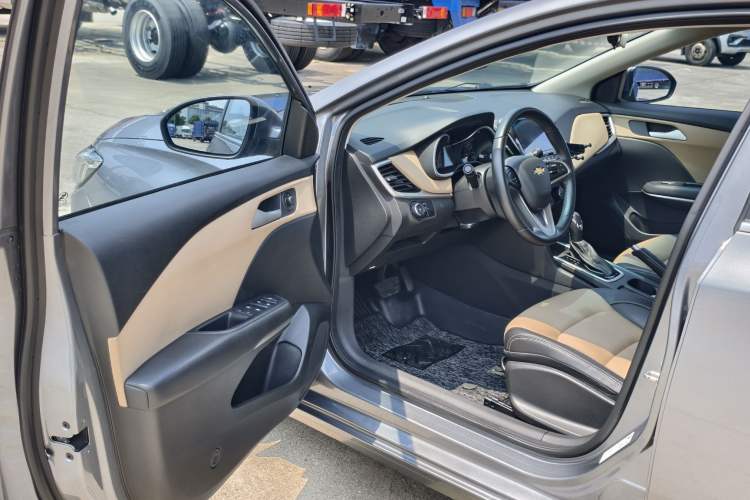 Used Chevrolet Monza 2020 320 Automatic Enjoyment Edition Interior 2