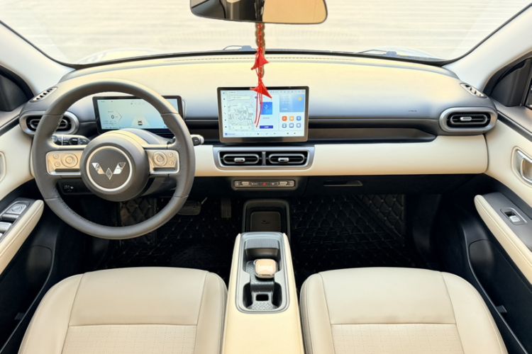 Used Wuling Bingo PLUS 2024 401 km Range 5-Seater Version Interior 2