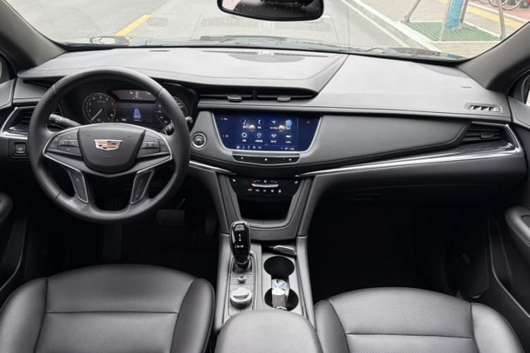 Used Cadillac XT5 2021 2.0T Two-Wheel Drive Luxury Version Interior 9