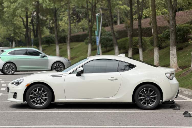 Used Subaru BRZ 2015 2.0i Manual Model
