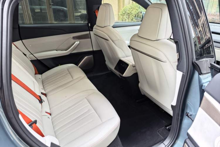 Used ONVO L60 2024 60 kWh Rear-Drive Version
