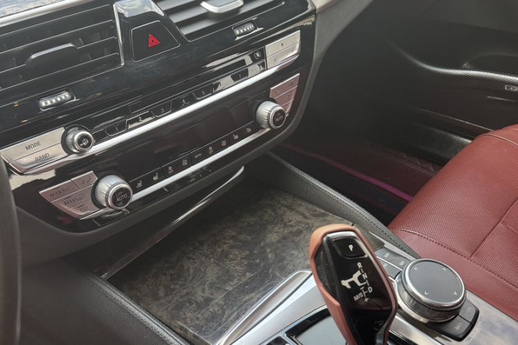 Used BMW 5 Series 2018 Facelifted 530Li xDrive M Sport Package