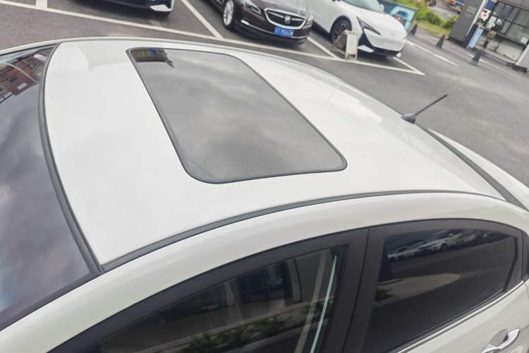 Used Kia K2 2015 Sedan 1.6L Automatic Transmission Premium Roof