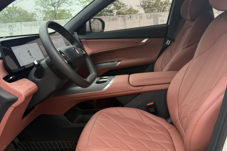 Used CHANGAN CS75 PLUS 2025 4th Generation UItra 2.0T New Blue Whale – Smart & Powerful Version Interior 6