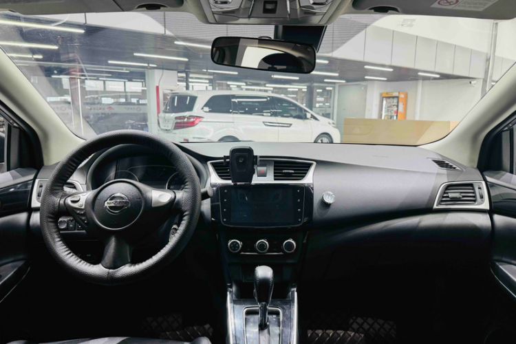 Used Nissan Sylphy 2021 Classic 1.6XL CVT Luxury Edition Interior 3