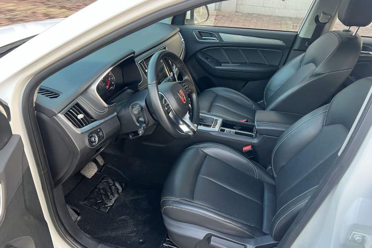 Used Roewe RX5 2018 20T Two-Wheel Drive Automatic Internet Smart Edition
