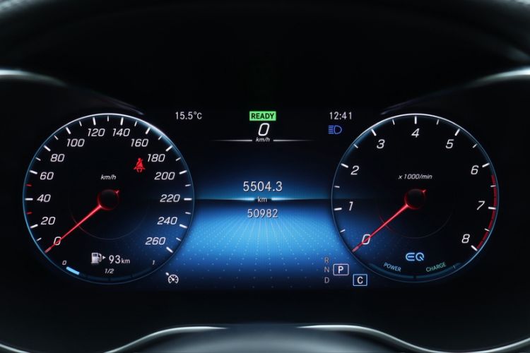 Used Mercedes-Benz C-Class 2020 Restyled C 260 L Sport Edition Odometer Close Up