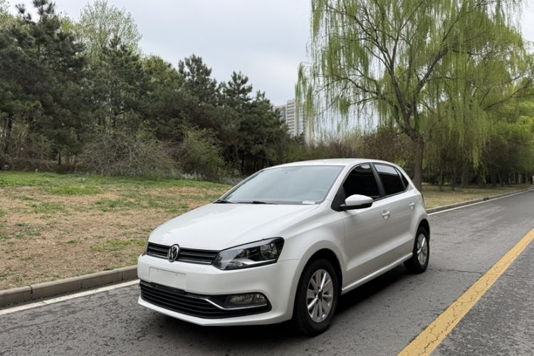 Used Volkswagen Polo 2016 1.4L Manual Fashion Model