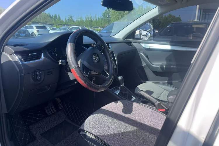 Used Skoda Octavia 2017 1.6L Automatic Chuanxing Edition
