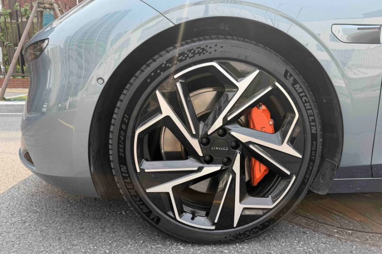 Used Lynk & Co Z10 2025 95 kWh 702 km All-Wheel Drive Intelligent Driving Ultra Exterior 3