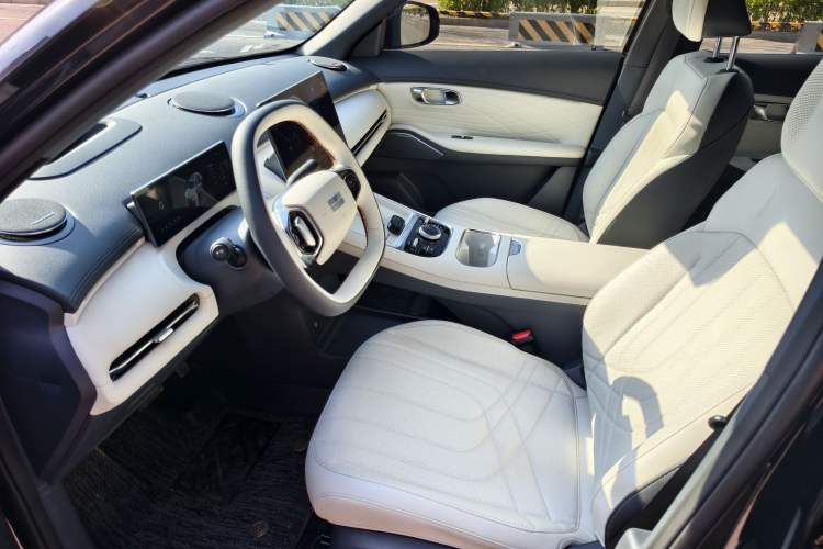 Used Geely Galaxy Xingjian 7 EM-i 2025 120km Exploration+ Version Interior 2