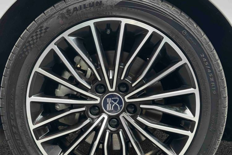 Used BYD Han 2023 EV Champion Edition 506KM Front-Wheel-Drive Premium Model Interior 5