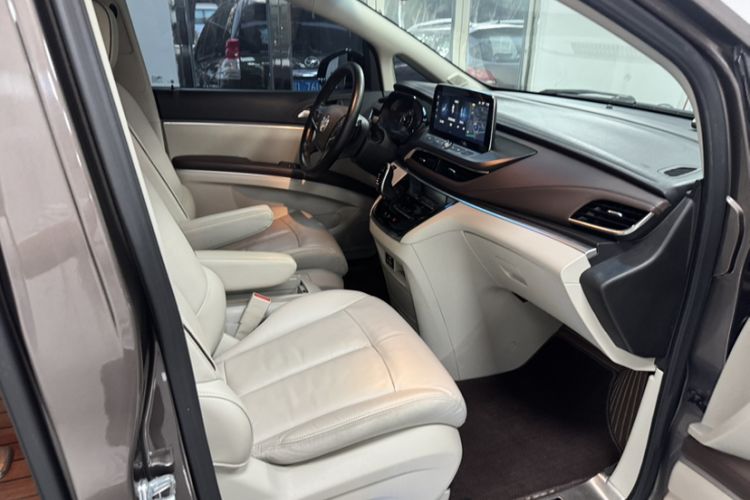 Used Buick GL8 2020 Land Business Class 652T Luxury Model
