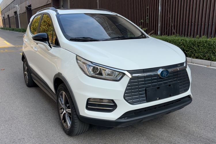 Used BYD Yuan New Energy 2018 EV360 Smart Connected Cool Model Exterior 2