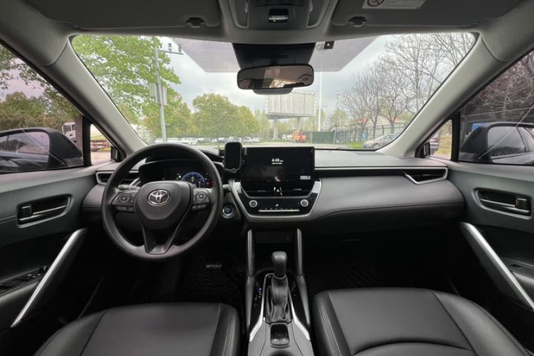 Used Toyota Corolla Cross 2023 Dual-Motor 2.0L Pioneer Edition Interior 3