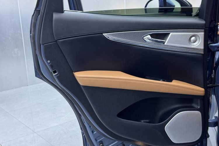 Used Lincoln Nautilus 2021 2.7T Four-Wheel-Drive Presidential Edition Interior 12