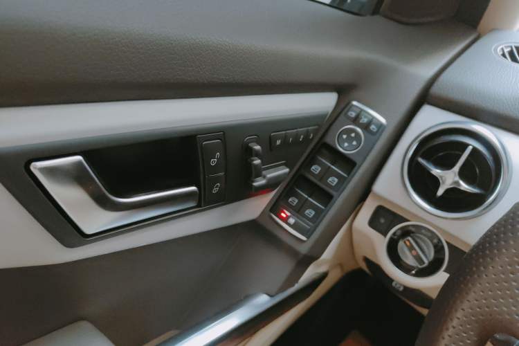 Used Mercedes-Benz GLK-Class 2013 Facelift GLK 300 4MATIC Fashion Edition